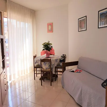 Three-room In With Sea View Apartamento Lignano Sabbiadoro